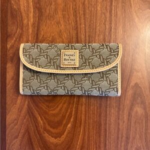 Dooney & Bourke Brown Print Continental Clutch